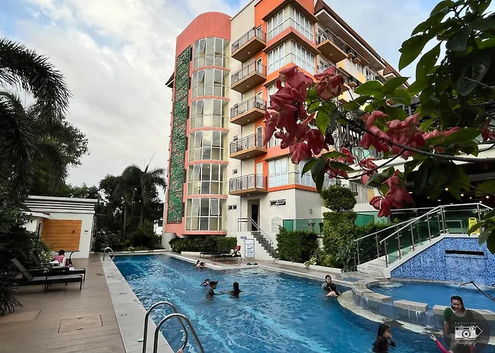 Spacious Family 2 Br Condo, Free Swimming Pool&gym *